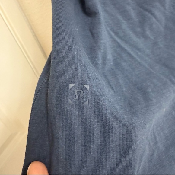 Lululemon blue button Henley size small - Picture 3 of 3